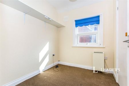 1 bedroom flat to rent - Photo 3