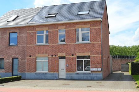 ruim duplex-appartement met groot terras en 2 slaapkamers. - Photo 4
