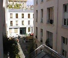 Logement à Paris, Location meublée - Photo 2