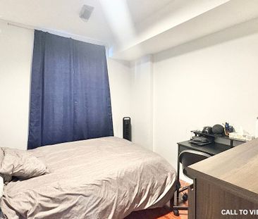 ELEGANT 2+DEN CONDO-TOWNHOUSE WITH BEAUTIFUL FINISHES - Photo 4