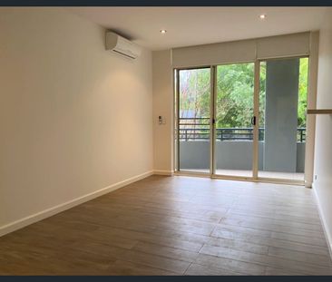 YES! A TRIPLE GARAGE & GREAT LOCATION! - Photo 2