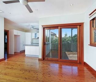 Charming Family Home in Mayfield West! - Photo 2