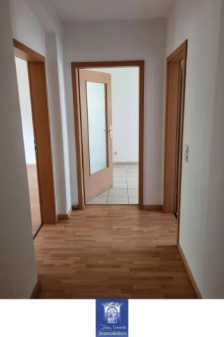 Perfekte Wohnung mit Wohlfühlcharakter, schönem Balkon und Tageslichtbad! - Photo 4