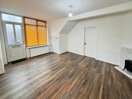 2 bedroom end of terrace house to rent - Photo 3