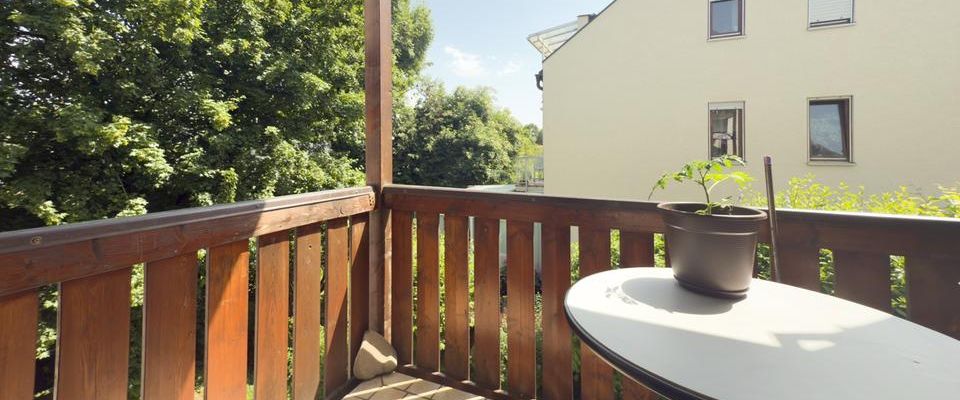 Charmante 2-Zimmer-Wohnung am Marktplatz – mit sonnigem Balkon - Foto 1