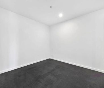 Spacious Two-Bedroom Apartment with Balcony, Car Space & Storage - Photo 4