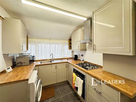 3 bedroom house to rent Davenport Avenue, Crewe, Cheshire, CW2 - Photo 4