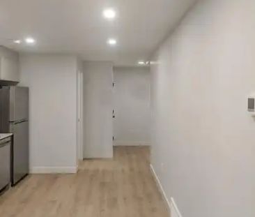 5420 - KL28 - 2717 28 Avenue SW — Modern Studio Unit with Private E... - Photo 6