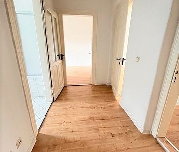 Großzügig geschnittene 2-Zimmer-Wohnung mit Einbauküche - Foto 2