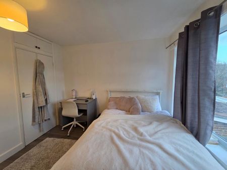 4 bedroom terraced house to rent - Photo 5