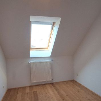 Tolle 2 Zimmer DG-Wohnung in Ruhelage inkl. Nutzung Gemeinschaftsterrasse - Photo 1