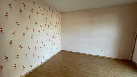 LOCATION AMNEVILLE RESIDENCE SENIOR F2 BALCON ET PARKING - Photo 3