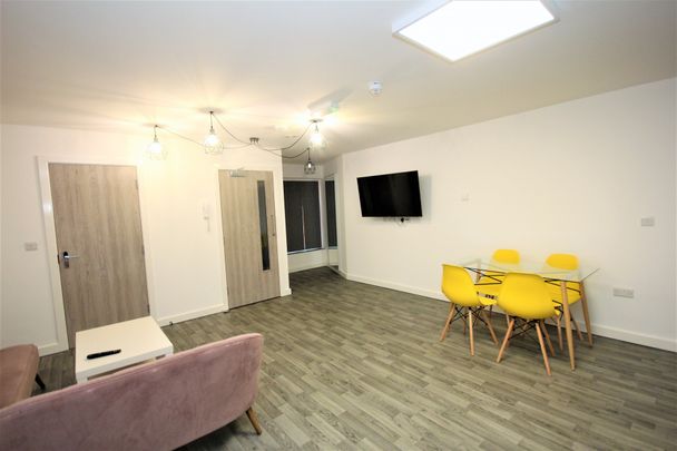 Gordon Street, Preston - Photo 1