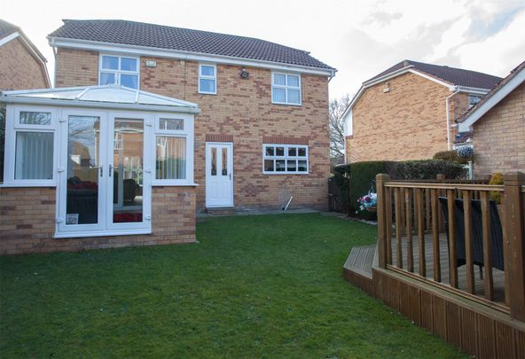 4, Middlethorne Court, Leeds, LS17 8SW - Photo 1