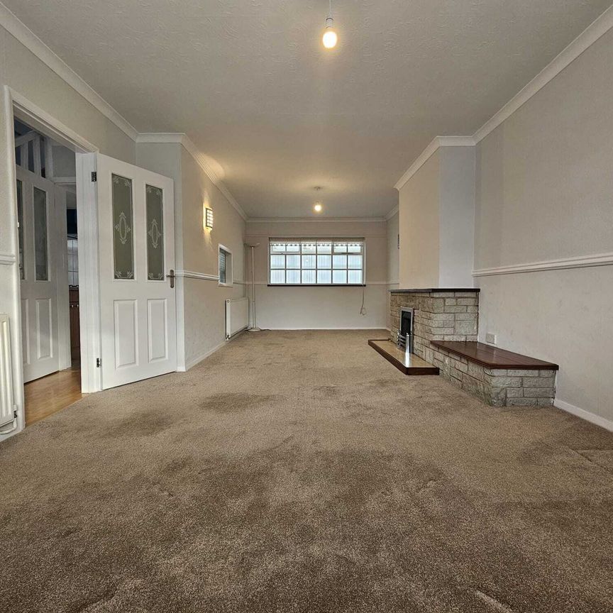 Aldridge Road, Birmingham, Great Barr - Photo 1