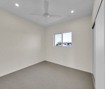 Modern Living in the Hearth of Mango Hill - Photo 3