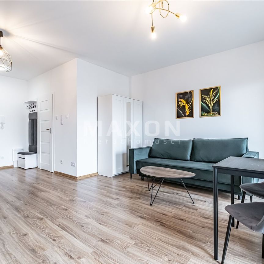 Kawalerka z Loggią i garażem - Photo 1