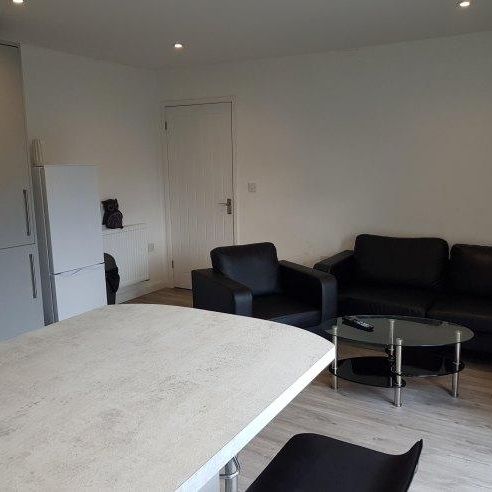 4 bedroom house share to rent - Photo 1