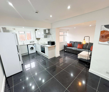 All Professional House Share - Bills Included - Bedford Street Room 4 - Photo 1