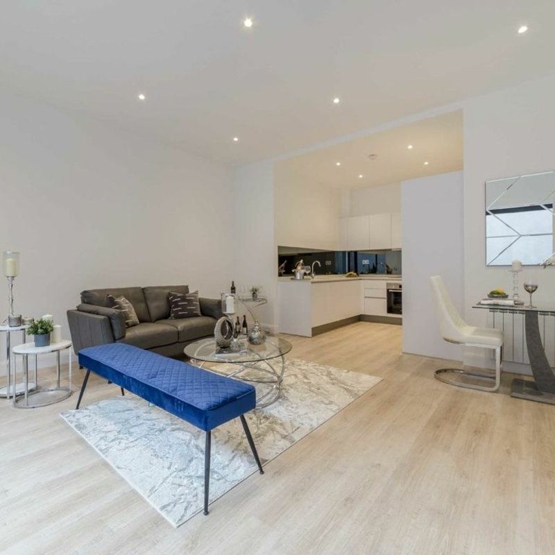 Gunnersbury Avenue, W5, London - Photo 1