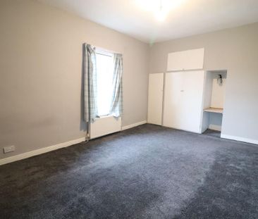 3 bedroom end of terrace house to rent - Photo 5