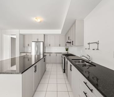 For Lease - 1466 Stovell Crescent Unit# Main/Upper, Innisfil, Ontario - Photo 4