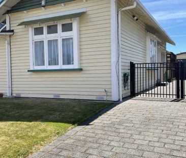 Location, location, location! - Photo 4