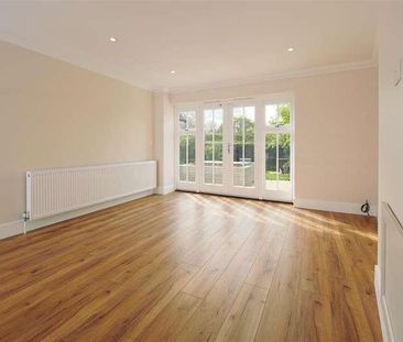 St Pauls Court, Lynstead, ME9 - Photo 3