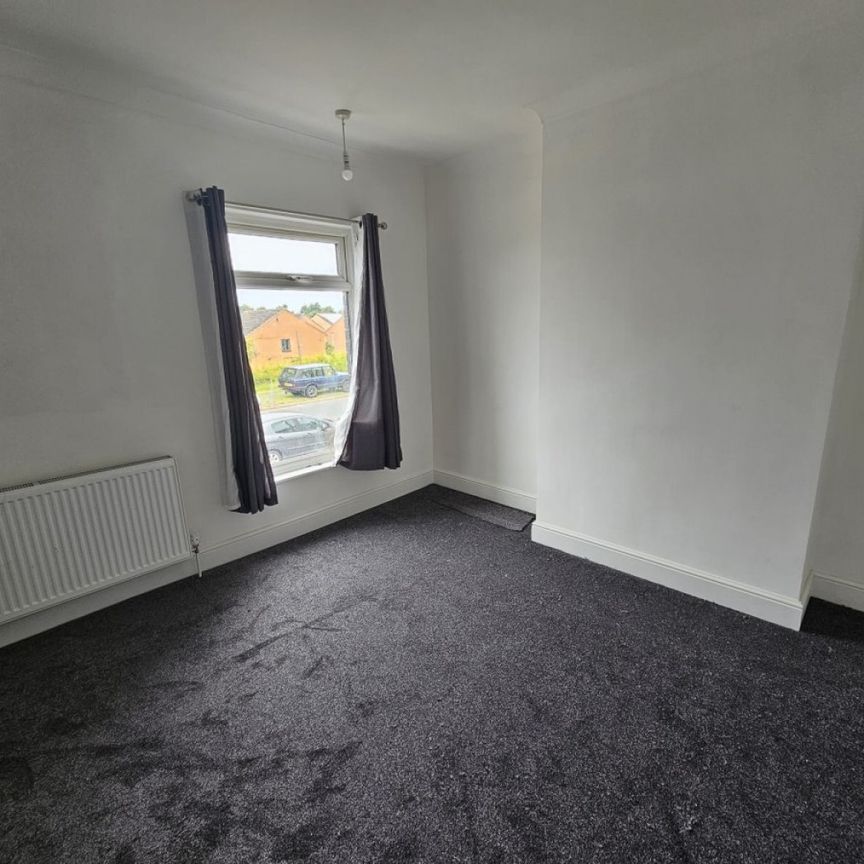 2 bed Terraced - To Let - Photo 1