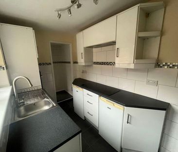 2 bed lower flat to rent in NE10 - Photo 1