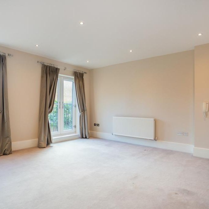 4 bedroom townhouse to rent - Photo 1