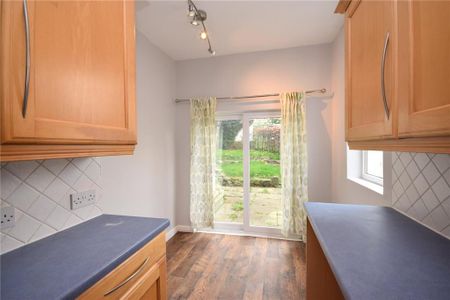 3 bedroom semi-detached house to rent - Photo 5