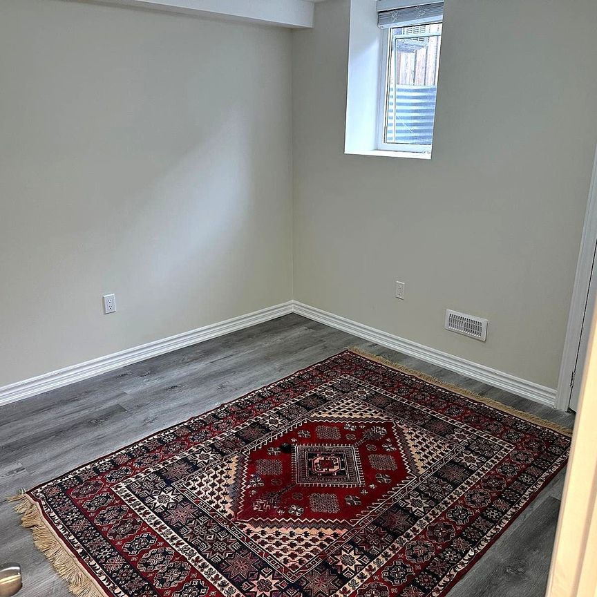 For Lease - 3266 MINTWOOD Circle Unit# BASEMENT, Oakville, Ontario - Photo 1