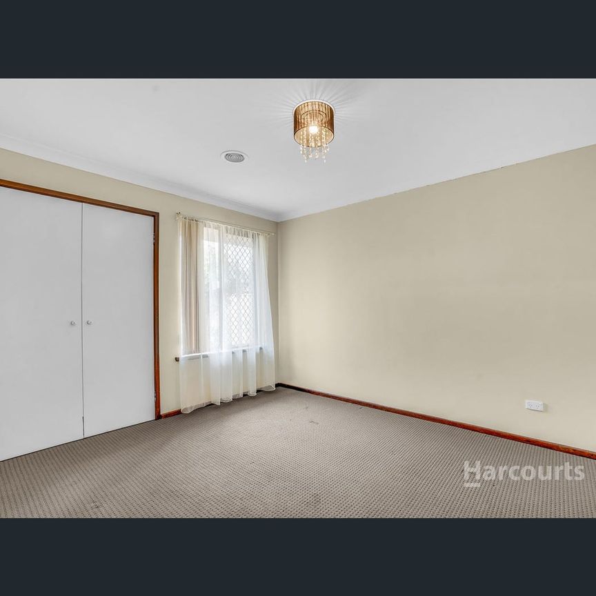 1 Oaklands Avenue, Halls Head, WA 6210 - Photo 1
