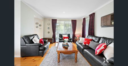 Spacious Comfort in a Peaceful Frankston Pocket - Photo 2