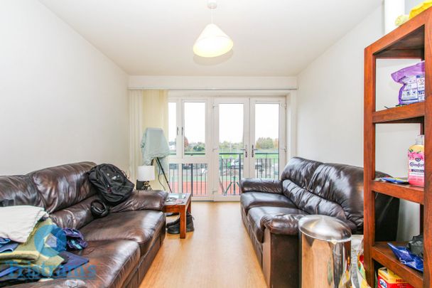 2 bed Apartment for Rent - Photo 1