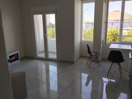 Studio/Γκαρσονιέρα για ενοικίαση Κέντρο (Μενεμένη) - Φωτογραφία 2