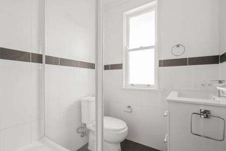 Comfortable Family Home in a Convenient Location - Photo 2