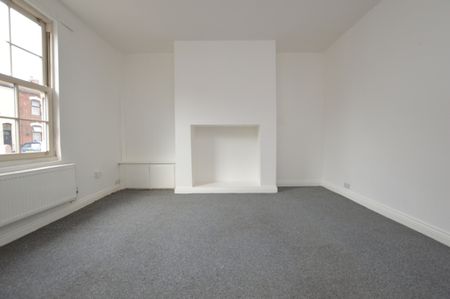 2 Bedroom Terraced House - Photo 2