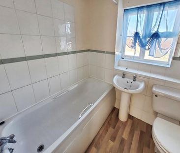 3 bedroom House To Let - Photo 6