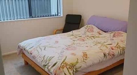 Private flat in immaculate cond. Quiet cul-de-sac. - Photo 5