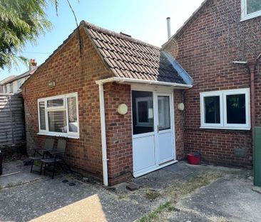 Studio to rent - Photo 6