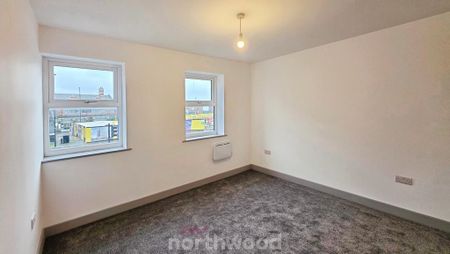 2 bedroom flat to rent - Photo 4