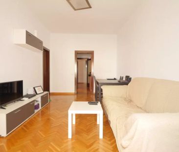 Double bed in Room in a shared 3-bedroom apartment for rent in la S... - Photo 4