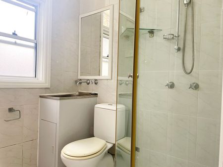 Family home close to all amenities - Photo 3