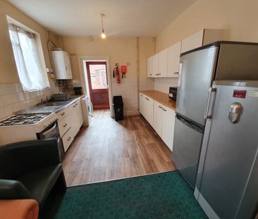 5 Bed Student Accommodation - Photo 1