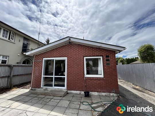 Two Bedroom Unit, Central City Living! - Photo 1