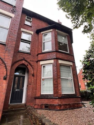 8 bedroom end of terrace house to rent - Photo 3