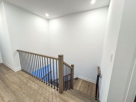 For Lease - 22 Direzze Court, Richmond Hill, Ontario - Photo 3