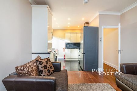 2 bedroom flat to rent - Photo 3